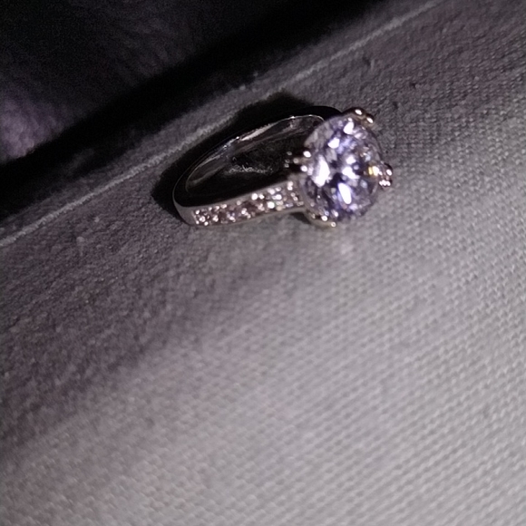 2 piece engagement ring set - Picture 7 of 12